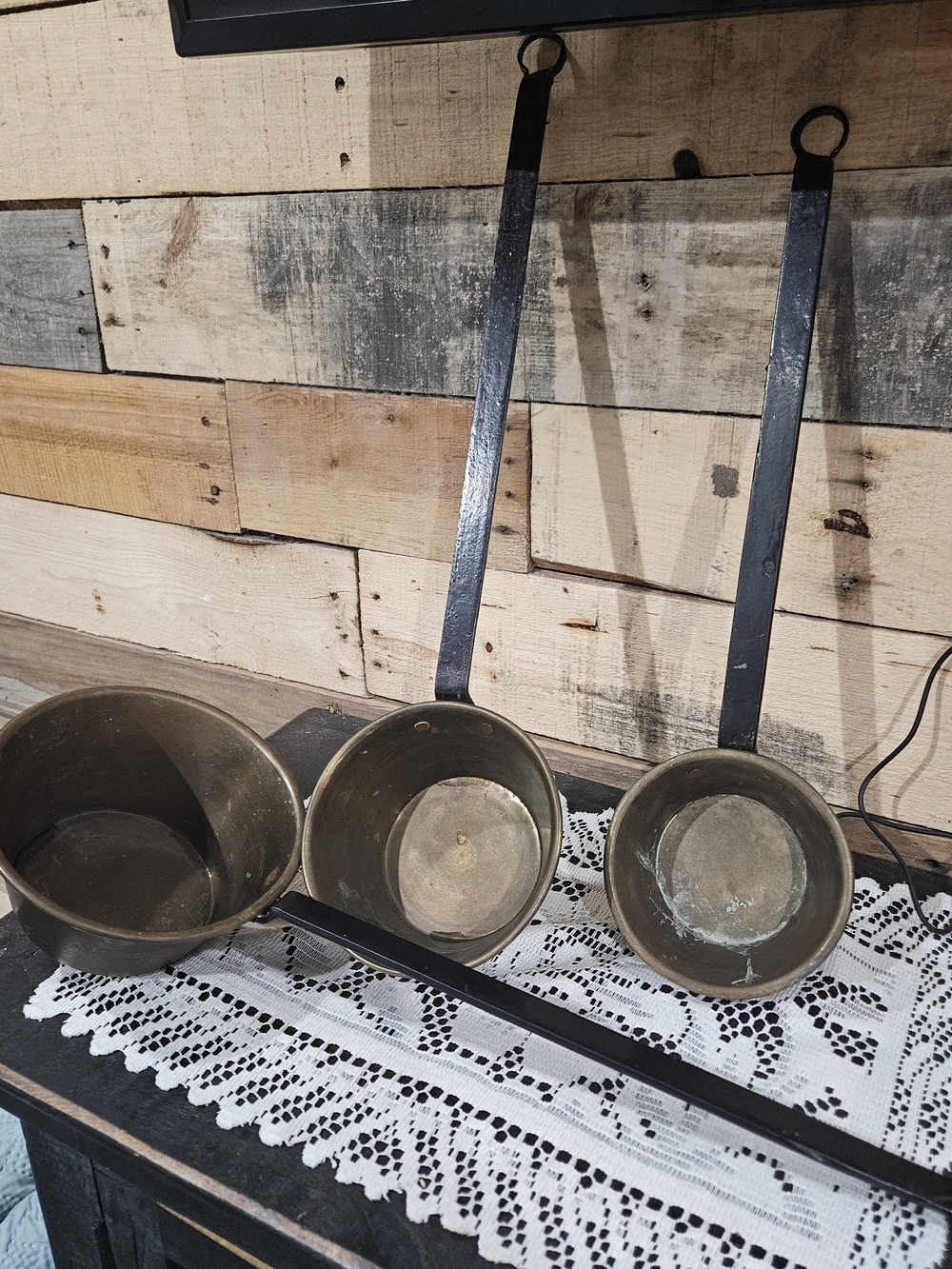 Vintage Nesting Brass Ladles with Long Black Handles - Picture 2 of 4